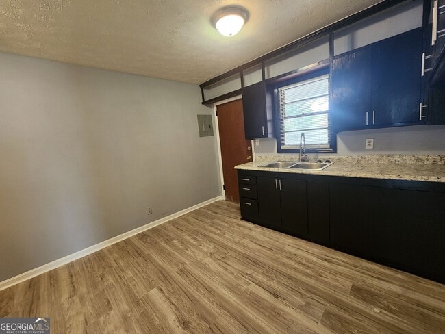 Photo - 2639 Willow St