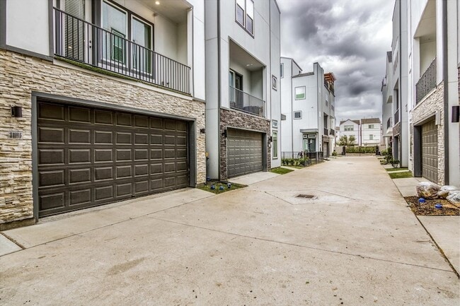 Photo - 8409 Hempstead Rd