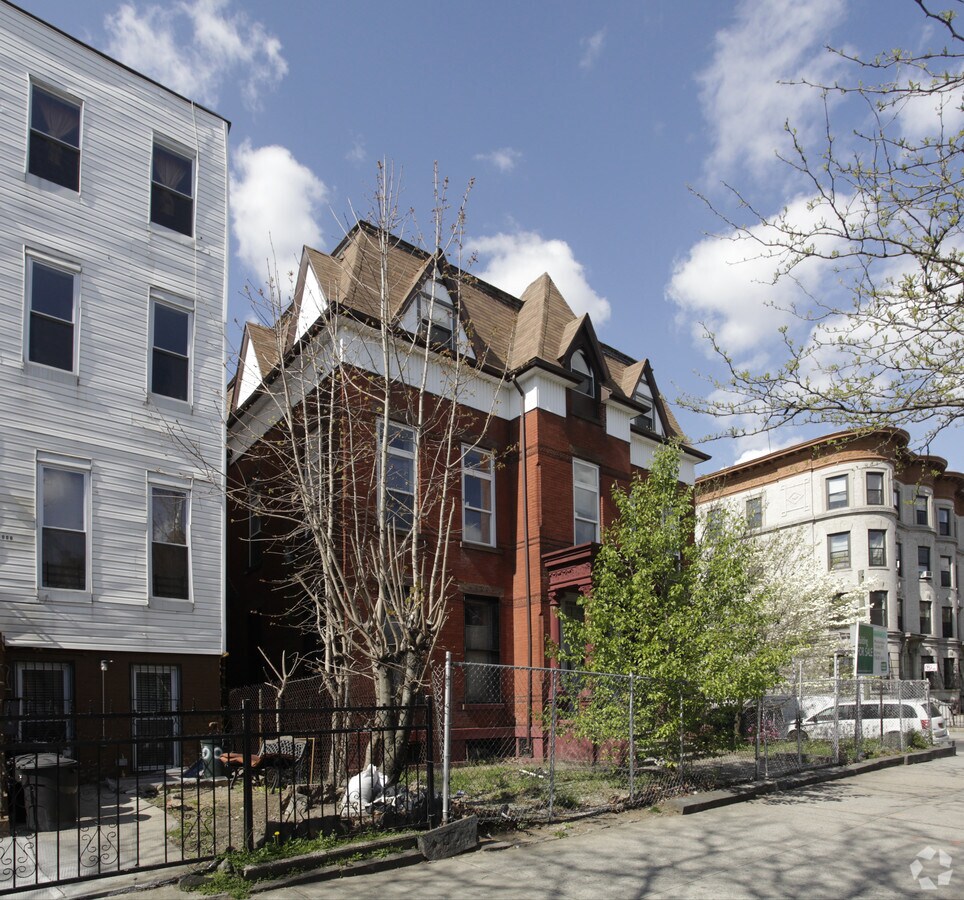 Photo - 1002 Bushwick Ave