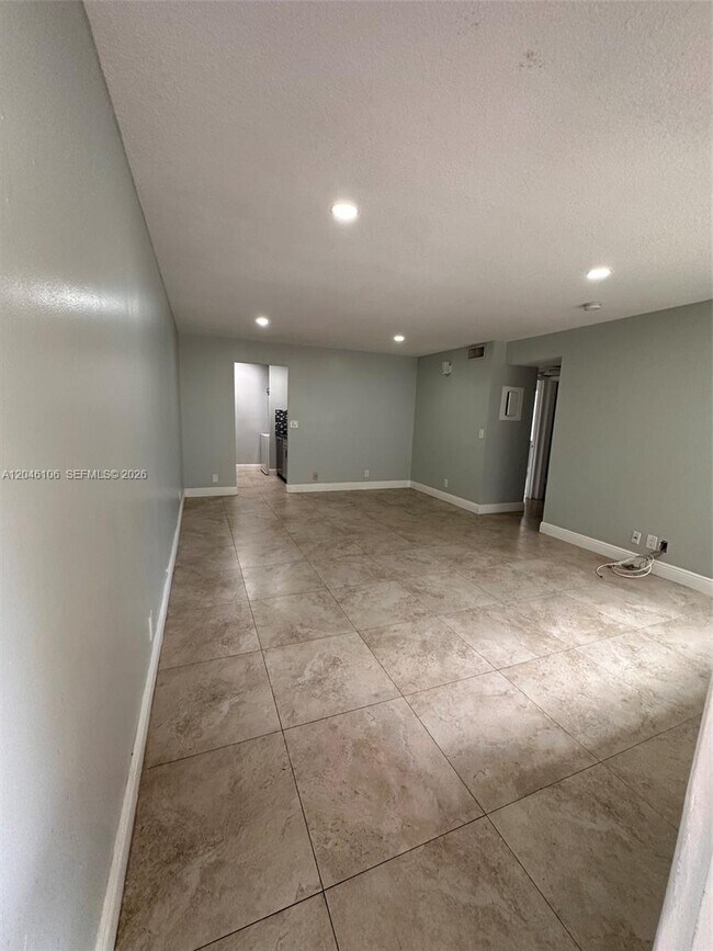 9976 Twin Lakes Dr Unit 35-E