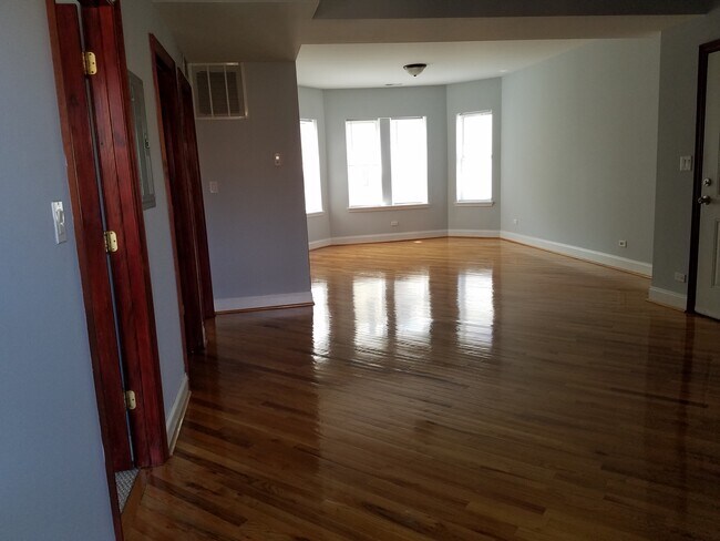 Photo - 5741 N Kimball Ave Unit 2B