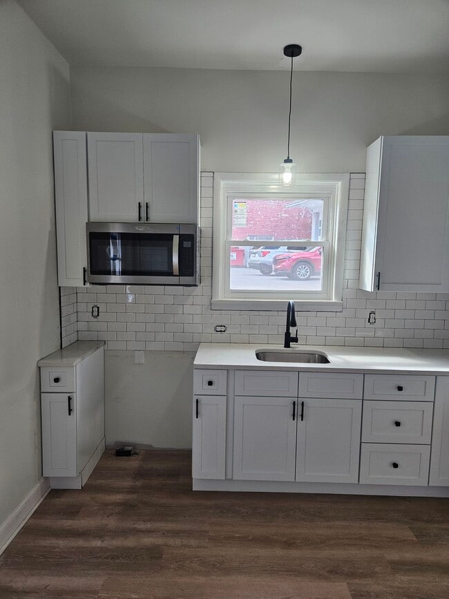 Photo - 533 Sumner Ct Unit Apt 1