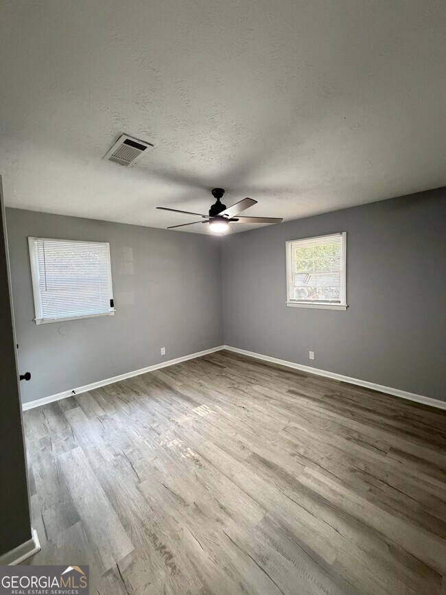 Photo - 1280 Janice Ln NW