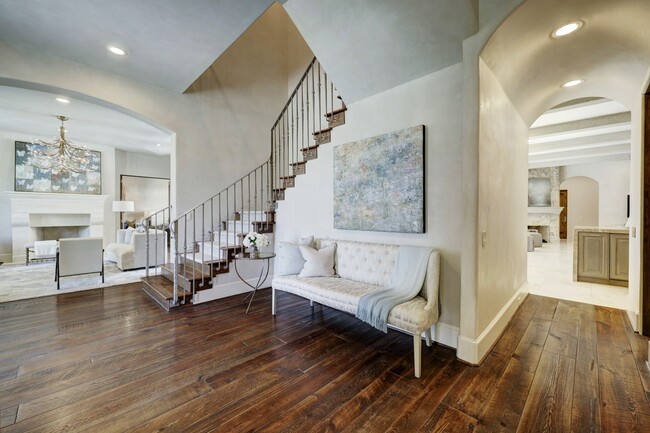 Photo - 5610 Lynbrook Dr