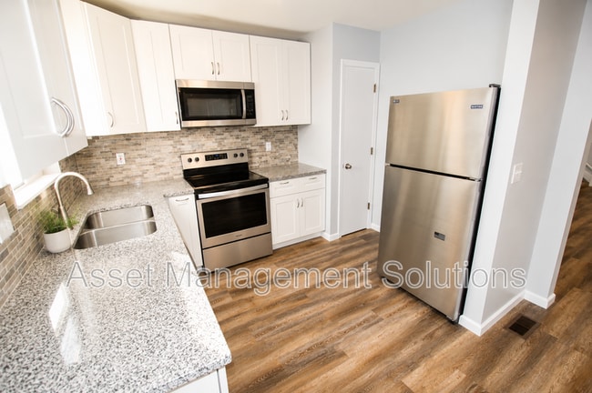 Photo - 1 Oak Point Dr