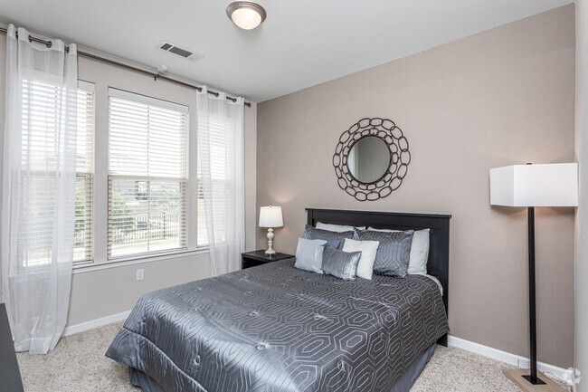 2BR, 2BA - 1086SF Bedroom