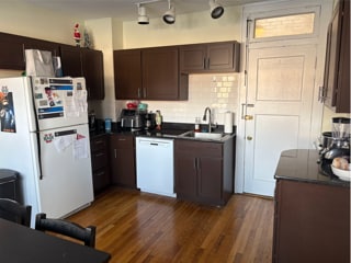 Kitchen - 7012 Forsyth Blvd Unit 3W