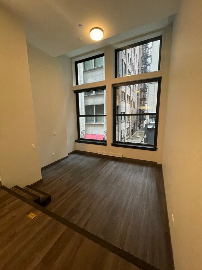 Photo - 50 S La Salle St Unit 202