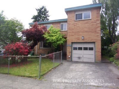 Building Photo - 4215 Linden Ave N Unit 2