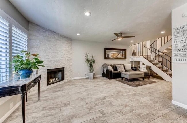 Photo - 671 Ascot Dr