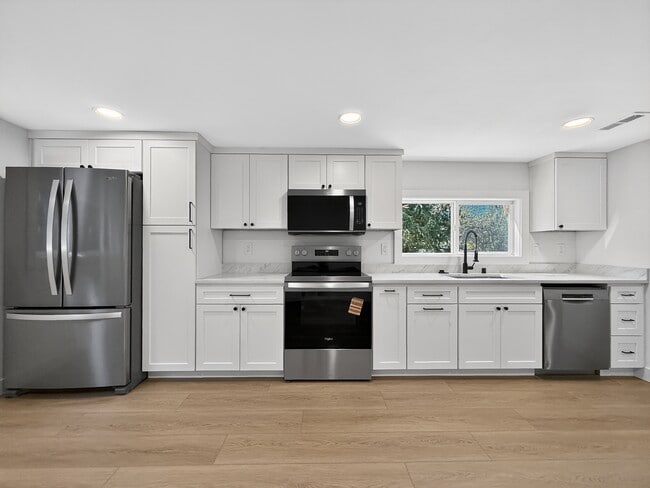 Building Photo - 13337 30th Ave NE