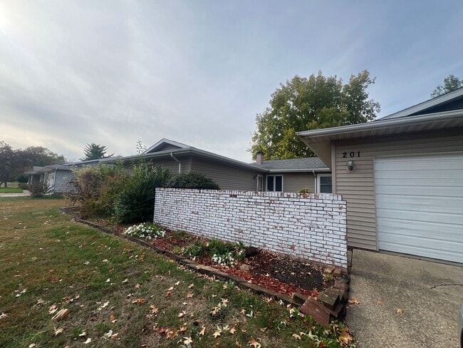 Building Photo - 2600/201 Cardifs Unit 201 S Oxford