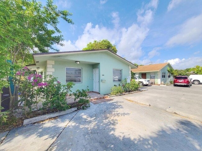 Building Photo - 412 Conniston Rd Rental
