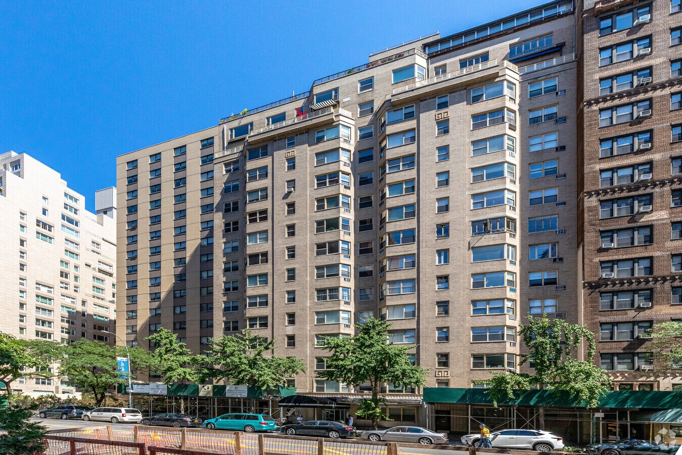 Photo - 215 E 79th St