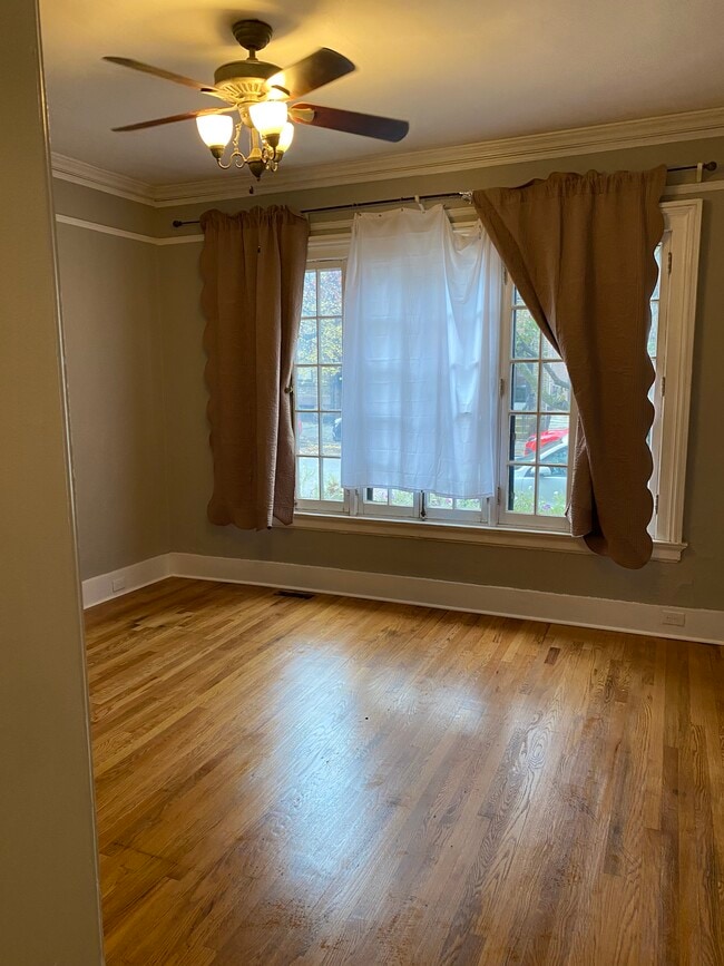 Living Room - 366 Hudson Ave Unit 1st