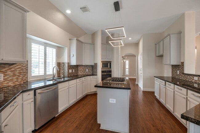 Photo - 2315 Blue Water Bay Dr