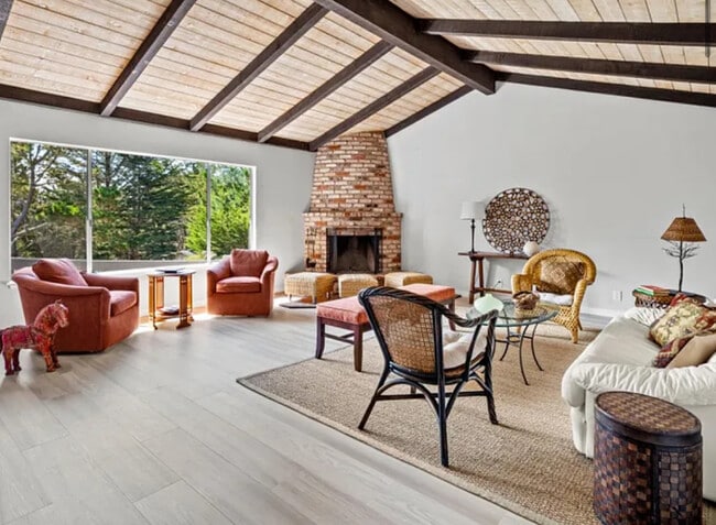 Photo - Available for rent