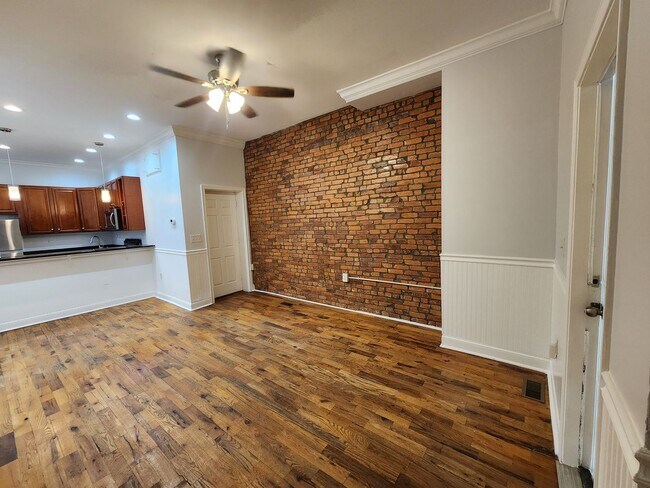 Photo - 3209 W Montgomery Ave Unidad 1st Floor