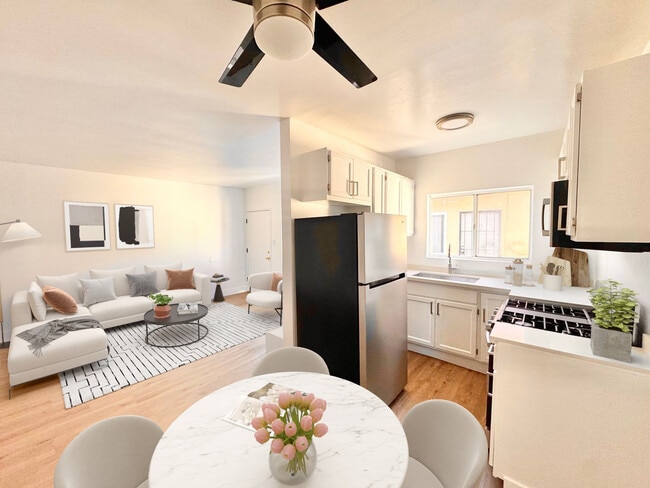 Building Photo - 2718 Cochran Ave