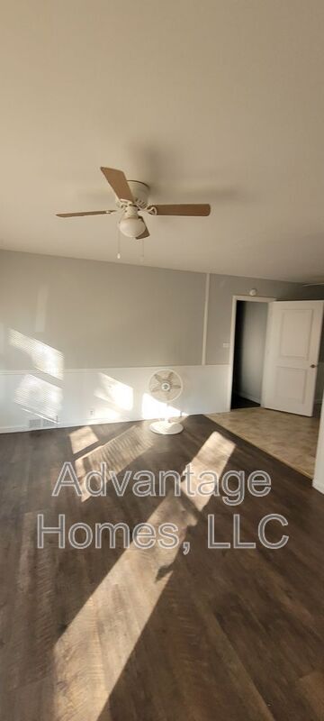 Photo - 11214 Crystal Ave