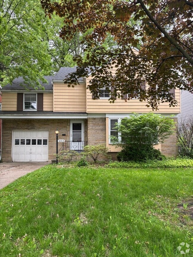 Building Photo - Charming 3 beds 1.5 baths in South Euclid! Rental