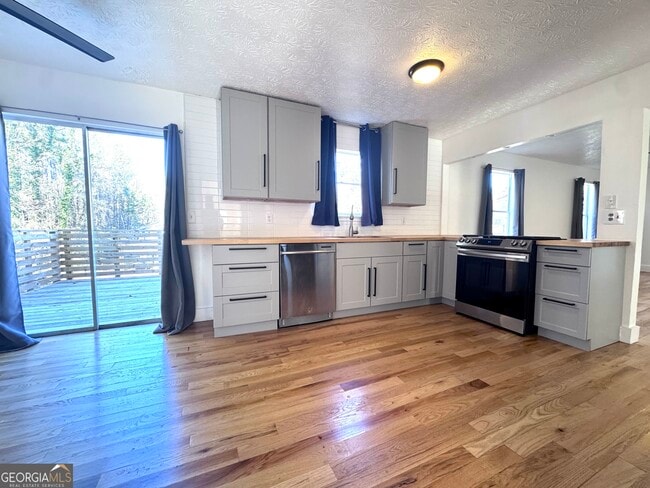 Photo - 515 Lake Joyce Ln