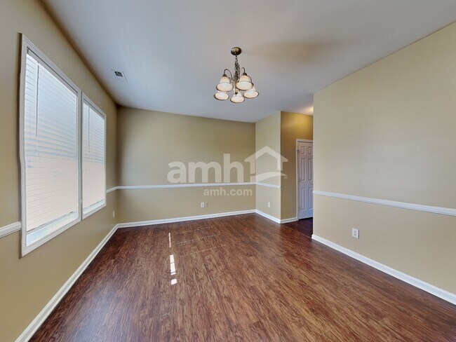 Photo - 207 Mayors Ln