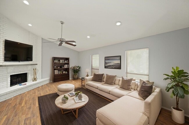 Building Photo - 6811 Blue Ridge Dr Rental