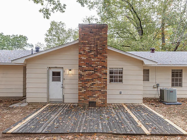 Photo - 400 Oakhill Cir