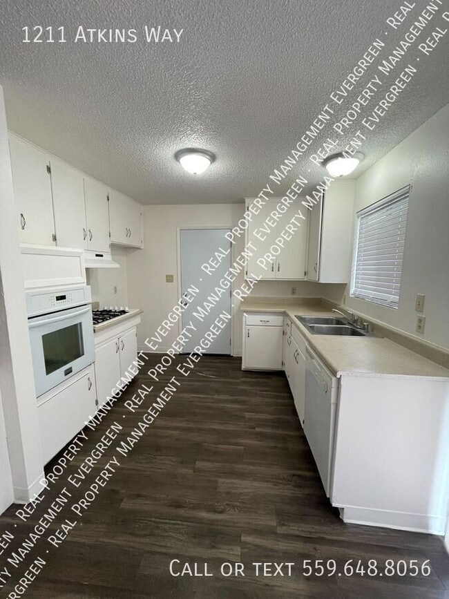 Photo - 1211 Atkins Way
