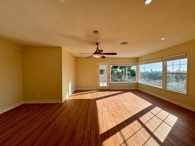 Building Photo - 2636 E Wall St Unit 2636