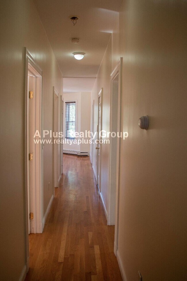 Photo - 14 Schiller St Unit 3