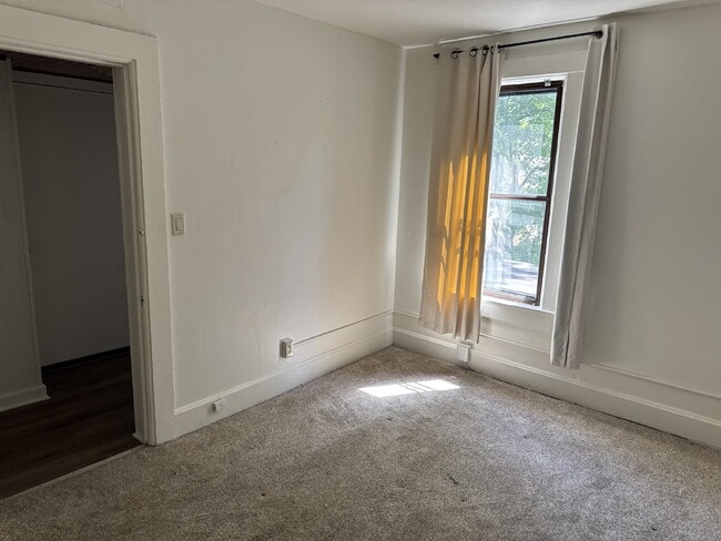 Photo - 2252 S Winchester St