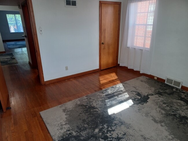 Photo - 5211 Jamieson Ave Unit A