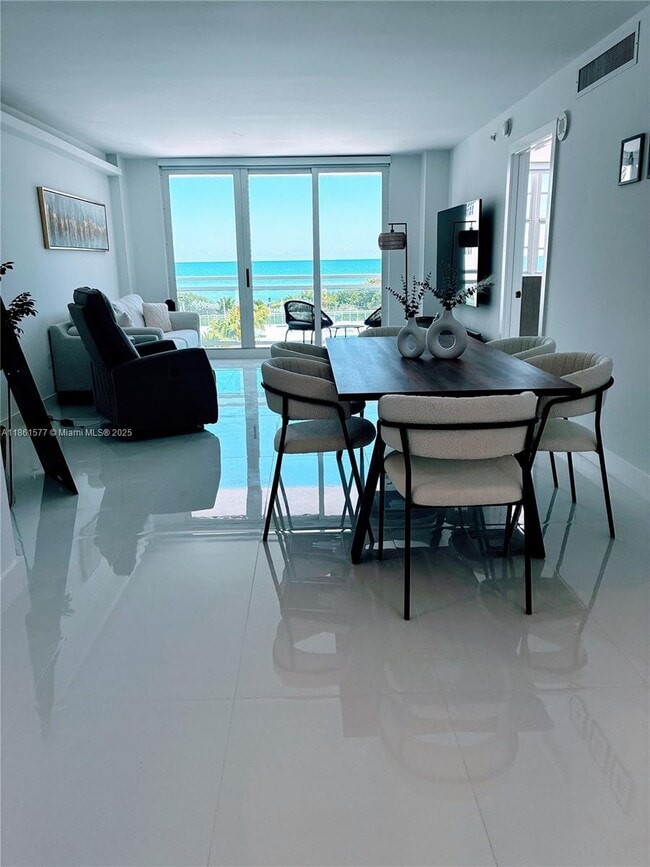 Building Photo - 6917 Collins Ave Unit 411 Rental