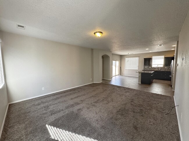 6732 Oro Valley Rd NW