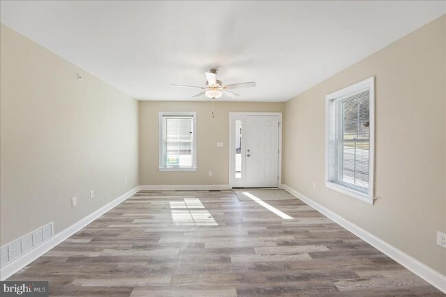 Photo - 552 Creek Rd