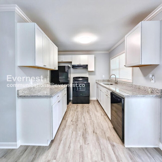 Photo - 1079 Shieldcrest Way