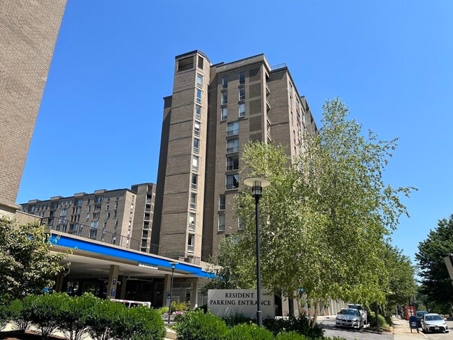 Building Photo - 33 Pond Ave Unit 401