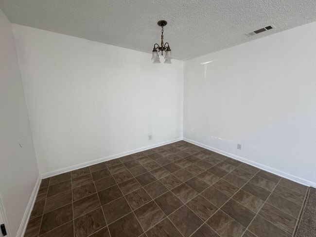 Photo - 805 W Dean Ave