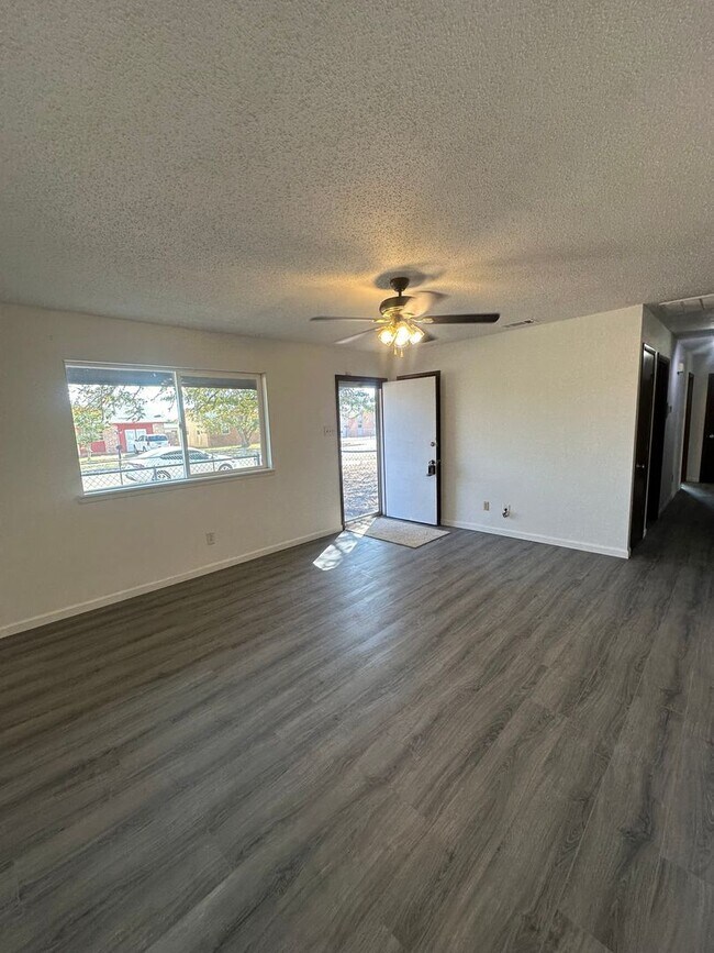 Spacious 4 Bed Home! Large Backyard with a... House Rental in Clovis