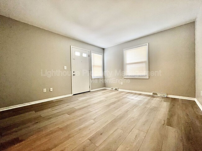 Photo - 1745 Dawes Ct SE