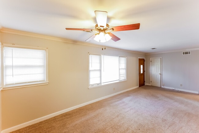 Photo - 1007 High Point Rd