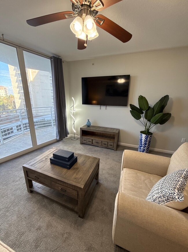 Building Photo - 1551 N Flagler Dr Unit 504 Rental