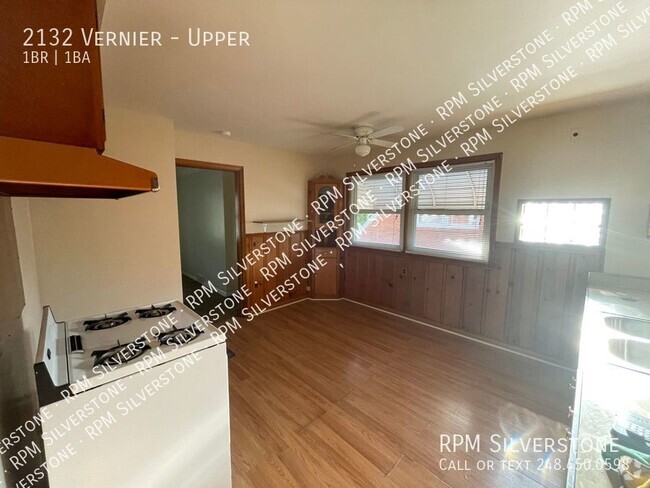 Building Photo - Spacious 1 Bedroom Unit Upper Rental