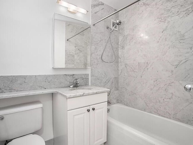 Photo - 159 W 53rd St