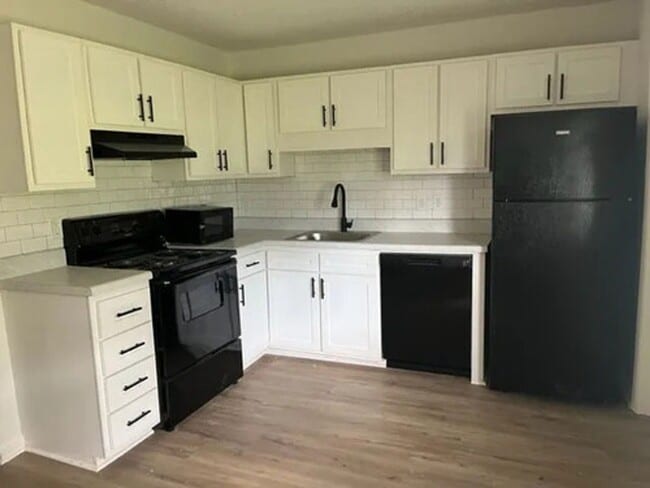 Building Photo - River Front Rental