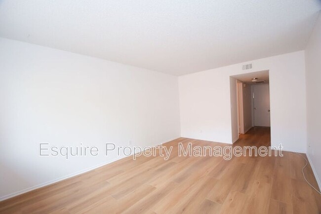 Photo - 6745 Shakespeare Way