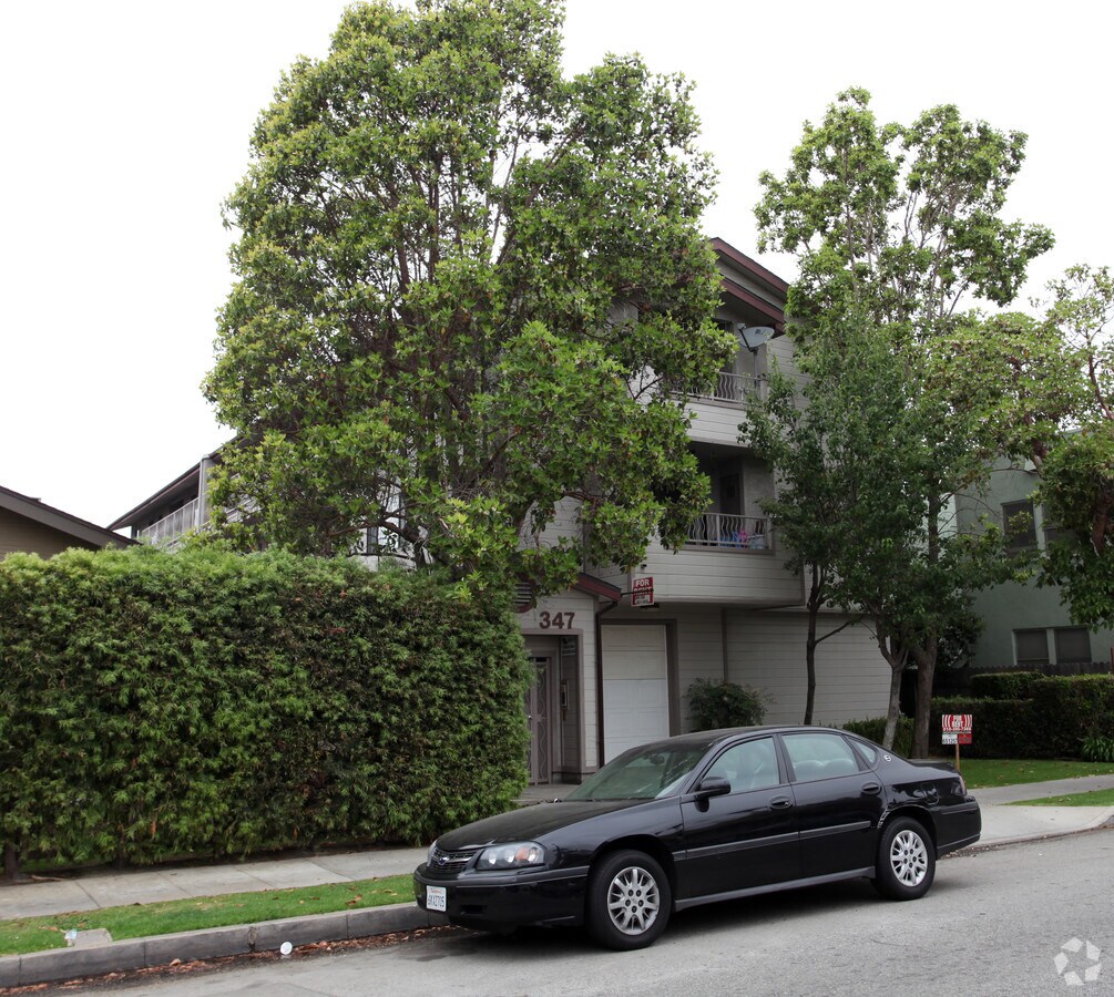 Photo - 347 Cherry Ave Apartments