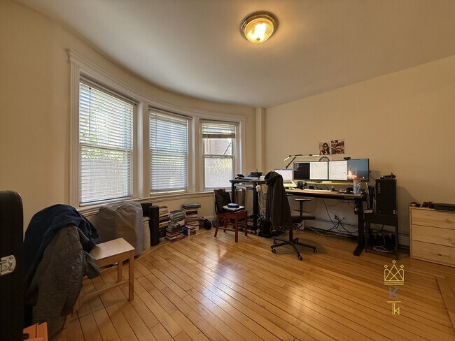 Building Photo - 674 Washington St